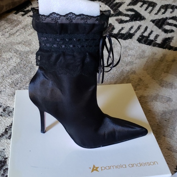 Pamela Anderson Satin and Lace High Heel Boots - Picture 7 of 8